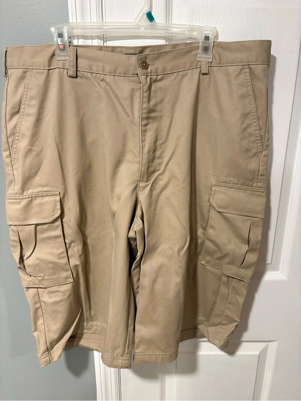 Lands' End Men's Cargo Pants in Light Bege size 38 new without the tag